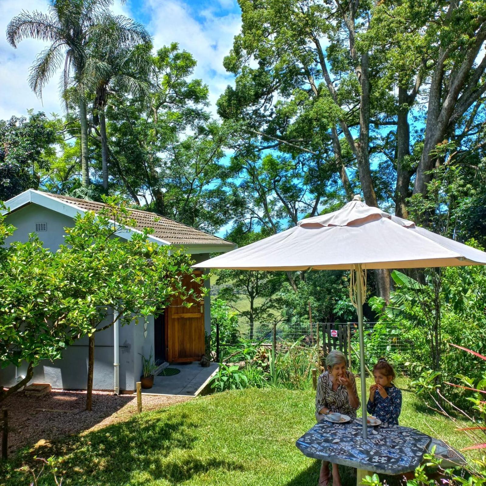 Highview Lodge Gillitts Bagian luar foto